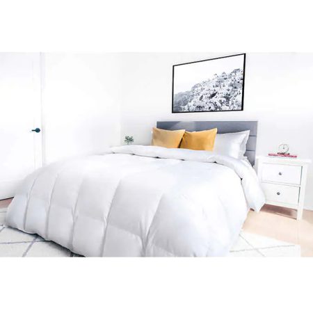 Highland Feather 500 Thread Count 750 Loft Hungarian White Goose down Mostar Queen Size Pillow