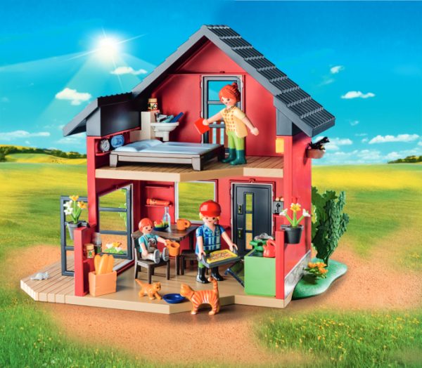 PLAYMOBIL Farmhouse with Outdoor Area